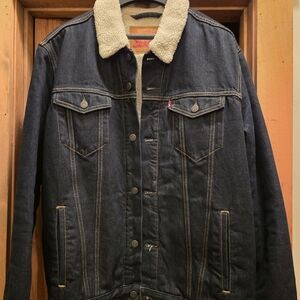 Levi's Men's Dark Blue Denim Sherpa Truckers Jacket